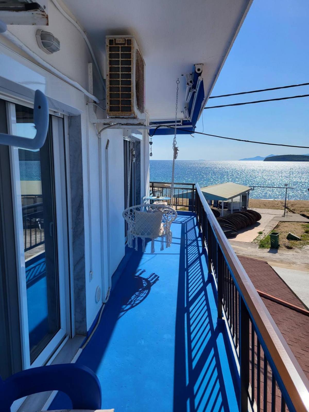 Ferienwohnung Upper Deck Apt. Néa Péramos Exterior foto